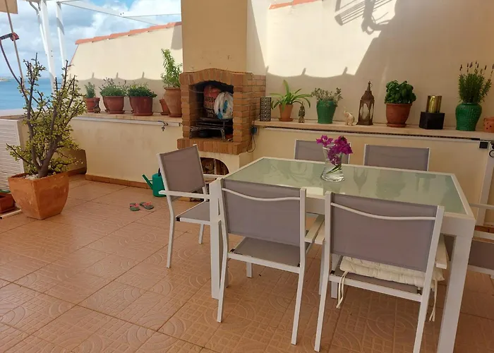 NIDO DEL AMOR deluxe 1a linéa Terraza Indoorpool Wifi Aire Netflix 10 metros a Cala del Pino